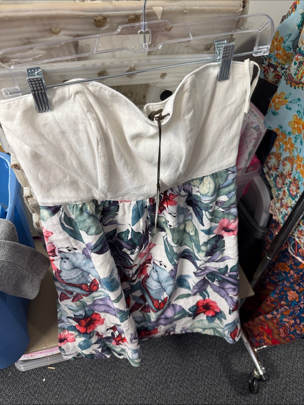 Tommy bahama strapless dress size 6 // 080921